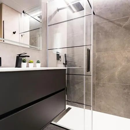 Global Immo 3395 Sylvia 1m *